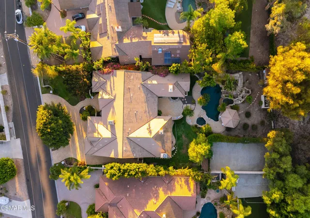 Photo 3 of Single family home for sale at 1685 Hauser Cir, Thousand Oaks, CA 91362 | MLS# 226004642 | Listing updated on 2026-10-06