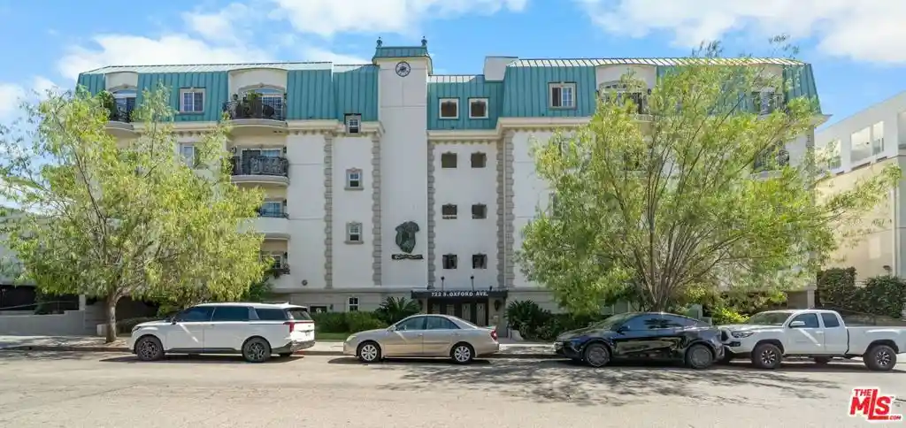 Condo for sale at 722 S Oxford Ave #403, Los Angeles, CA 90005 | MLS# 26993827