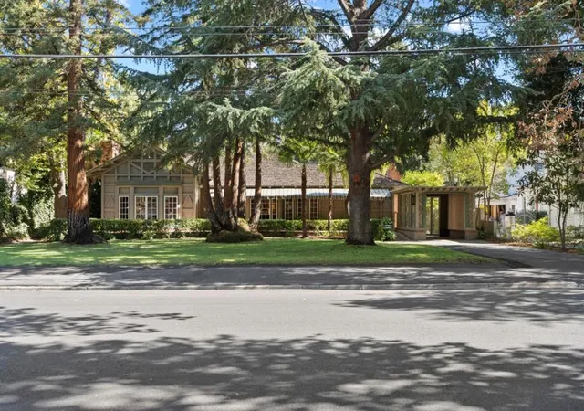 Photo 3 of Sale Pending at 838 Morse St, San Jose, CA 95126 | MLS# ML82063057 | Listing updated on 2026-10-09