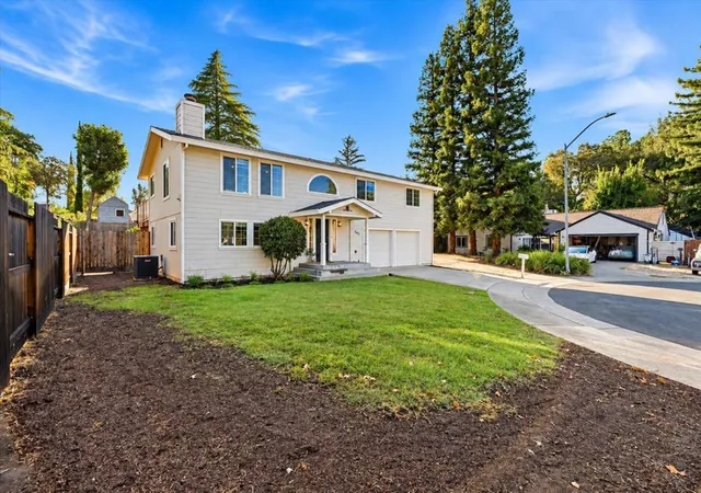 Photo 3 of Single family home for sale at 305 Castle Ct, Roseville, CA 95678 | MLS# ML82063002 | Listing updated on 2026-10-11