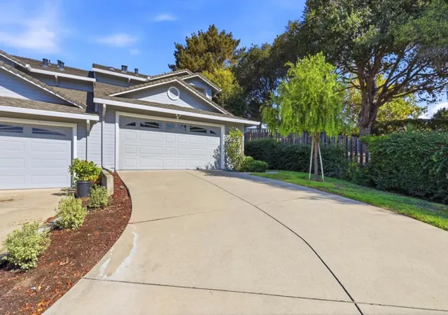 Townhouse for sale at 76 Bright View Ln, Watsonville, CA 95076 | MLS# ML82063067