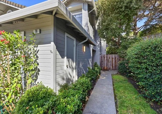 Photo 3 of Townhouse for sale at 76 Bright View Ln, Watsonville, CA 95076 | MLS# ML82063067 | Listing updated on 2026-10-12