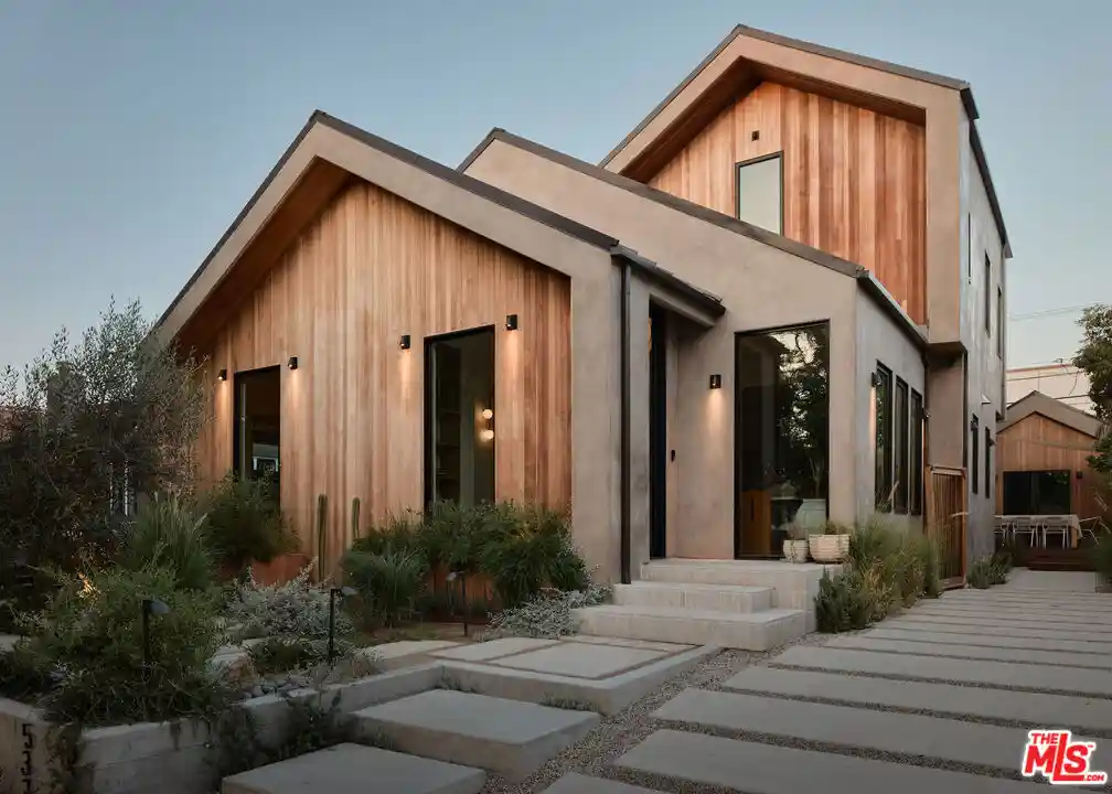 Photo 1 of Single family home for sale at 534 N Bronson Ave, Los Angeles, CA 90004 | MLS# 26994541 | Listing updated on 2026-10-25