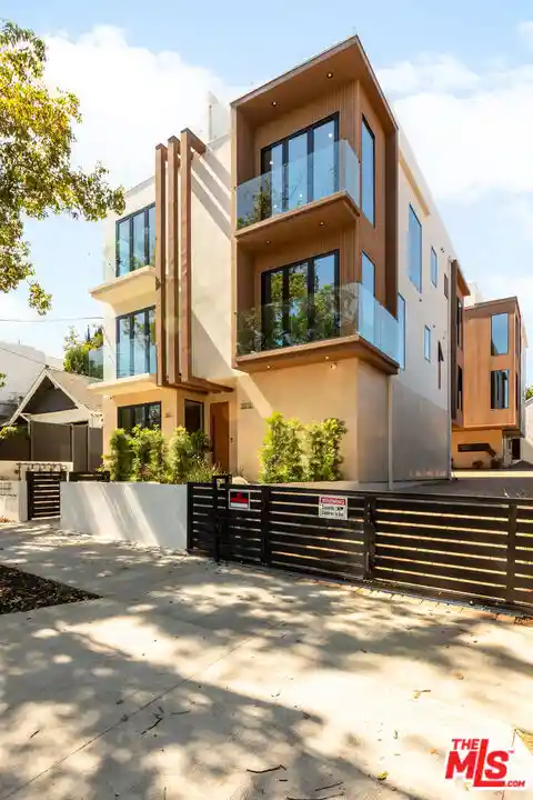 Condo for sale at 837 1/2 Waterloo St, Los Angeles, CA 90026 | MLS# 26994691