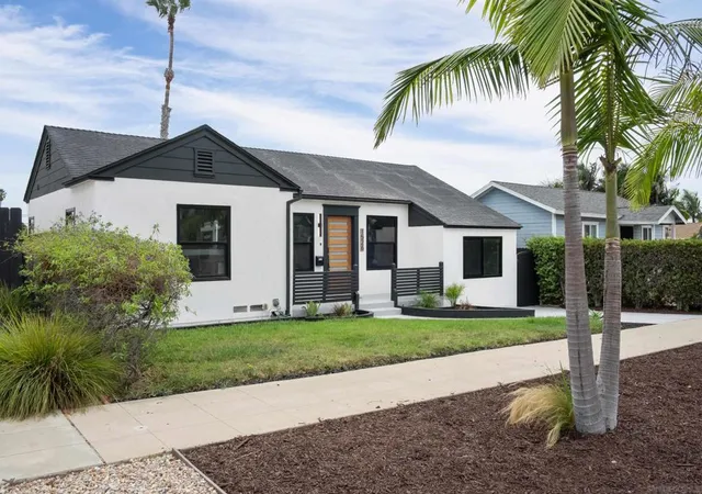 Photo 3 of Single family home for sale at 1529 Beryl St, San Diego, CA 92109 | MLS# 260023773SD | Listing updated on 2026-09-30