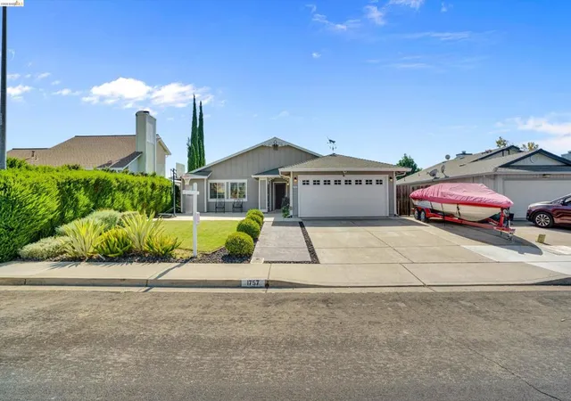 Photo 1 of Single family home for sale at 1757 Chianti Way, Oakley, CA 94561 | MLS# 41149832 | Listing updated on 2026-10-10