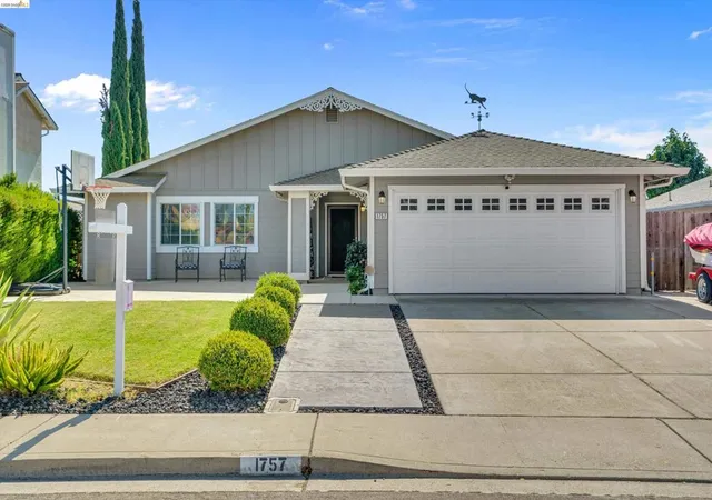 Photo 2 of Single family home for sale at 1757 Chianti Way, Oakley, CA 94561 | MLS# 41149832 | Listing updated on 2026-10-10