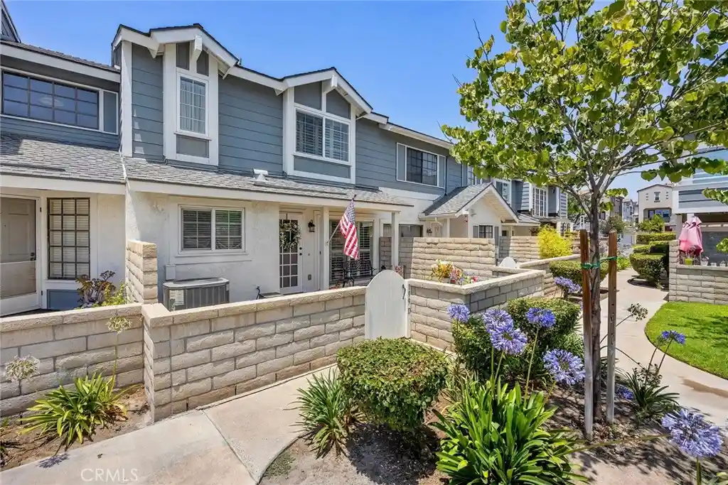 Condo for sale at 199 N Magnolia Ave #D, Anaheim, CA 92801 | MLS# PW26212920