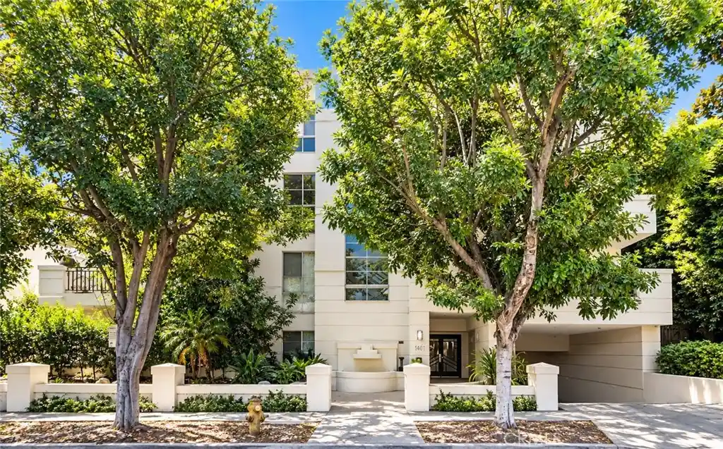 Condo for sale at 1401 S Bentley #403, Los Angeles, CA 90025 | MLS# SR26212346