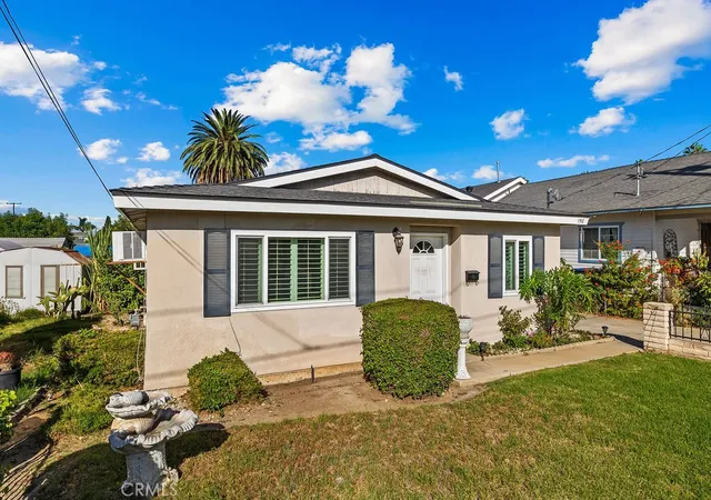 Photo 3 of Single family home for sale at 150 S Park, Orange, CA 92869 | MLS# OC26212614 | Listing updated on 2026-10-12