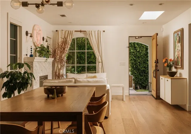 Photo 3 of Single family home for sale at 1111 S Plymouth Blvd, Los Angeles, CA 90019 | MLS# SR26207548 | Listing updated on 2026-10-01