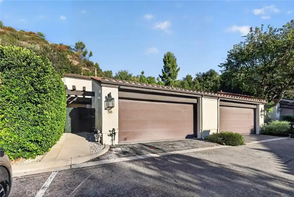 Single family home for sale at 56 Glenflow Ct, Glendale, CA 91206 | MLS# SR26212870