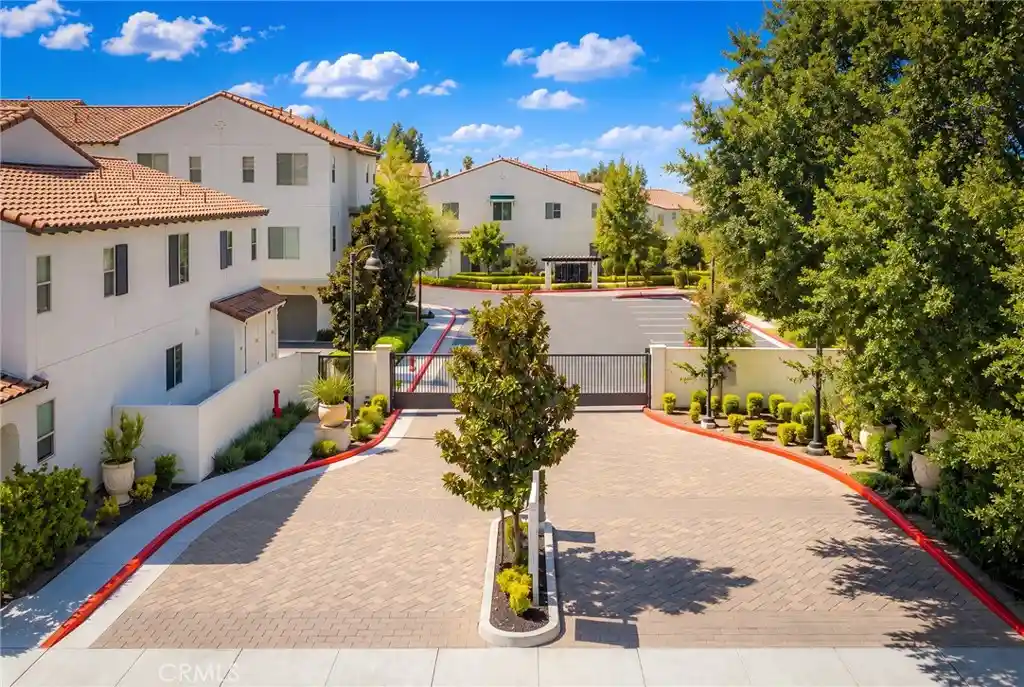 Townhouse for sale at 2624 Paisly Ct, Arcadia, CA 91007 | MLS# OC26211772