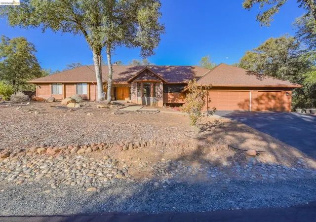 Photo 1 of Single family home for sale at 14075 Barlupi Cir, Sonora, CA 95370 | MLS# 41149839 | Listing updated on 2026-10-07