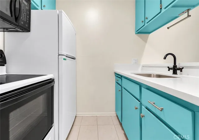 Photo 3 of Condo for sale at 525 S Ardmore #253, Los Angeles, CA 90020 | MLS# DW26212767 | Listing updated on 2026-10-03
