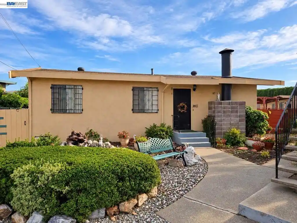 Listing Photo 1 - Condo for sale in 230 Flanders Ct located at 230 Flanders Ct, San Lorenzo, CA 94541 - Unit 230 Flanders Ct