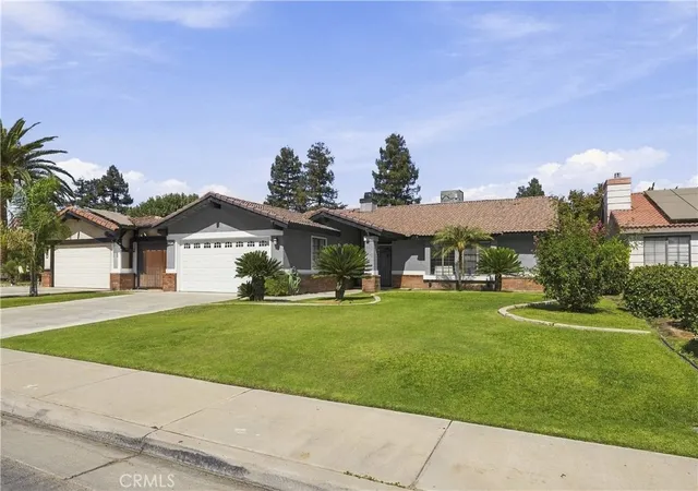 Photo 2 of Single family home for sale at 7708 Angoras Ct, Bakersfield, CA 93308 | MLS# SC26212579 | Listing updated on 2026-10-06