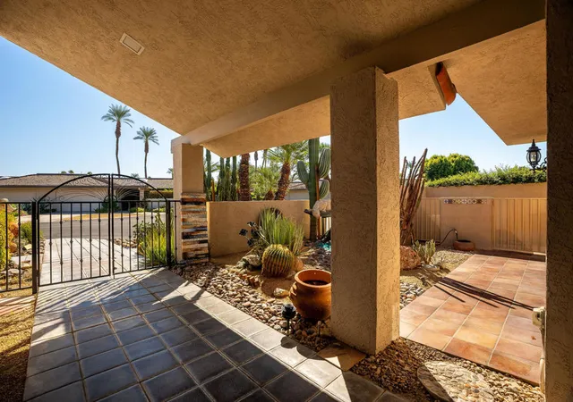 Listing Photo 5 - Condo for sale in building located at 9 Swarthmore Ct, Rancho Mirage, CA 92270
