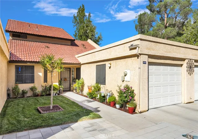 Photo 1 of Single family home for sale at 19044 Elm Dr, Apple Valley, CA 92308 | MLS# HD26213178 | Listing updated on 2026-10-01