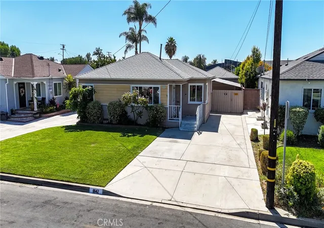 Photo 4 of Single family home for sale at 9142 Rendalia St, Bellflower, CA 90706 | MLS# DW26210482 | Listing updated on 2026-10-12