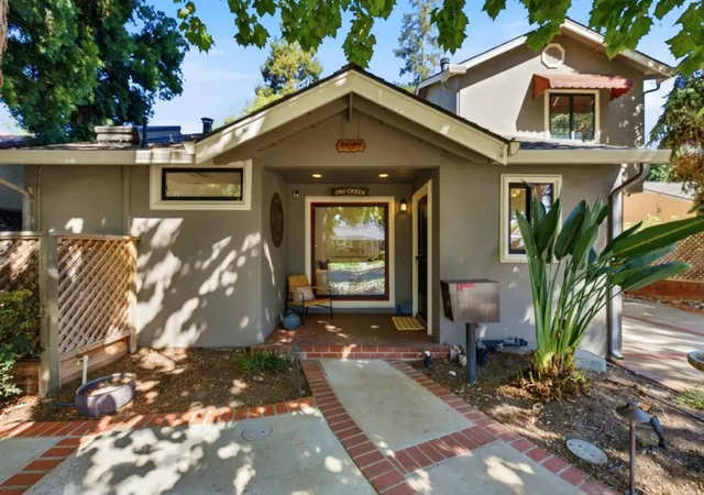 Photo 2 of Sale Pending at 1760 Creek Dr, San Jose, CA 95125 | MLS# ML82060159 | Listing updated on 2026-10-08