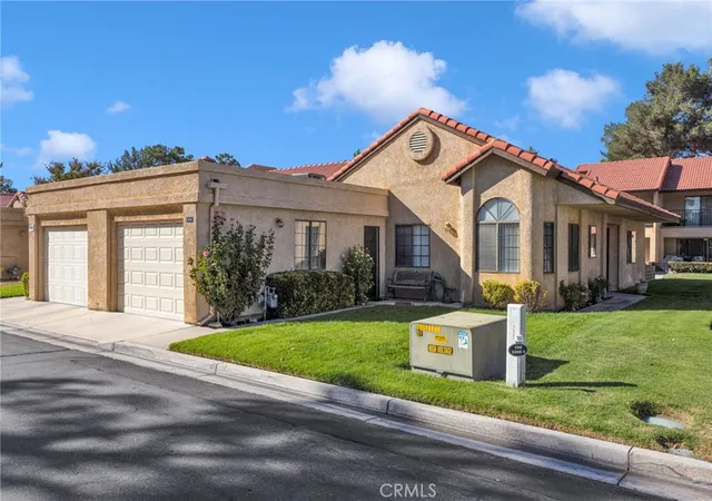 Photo 3 of Condo for sale at 19046 Cedar, Apple Valley, CA 92308 | MLS# HD26208676 | Listing updated on 2026-10-01