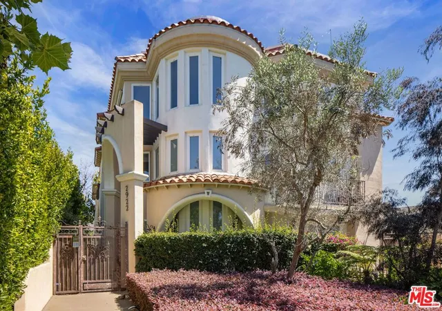 Photo 1 of Condo for sale at 2922 Montana Ave #B, Santa Monica, CA 90403 | MLS# 26994939 | Listing updated on 2026-10-09