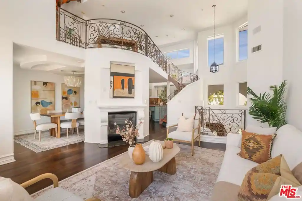 Condo for sale at 2922 Montana Ave #B, Santa Monica, CA 90403 | MLS# 26994939