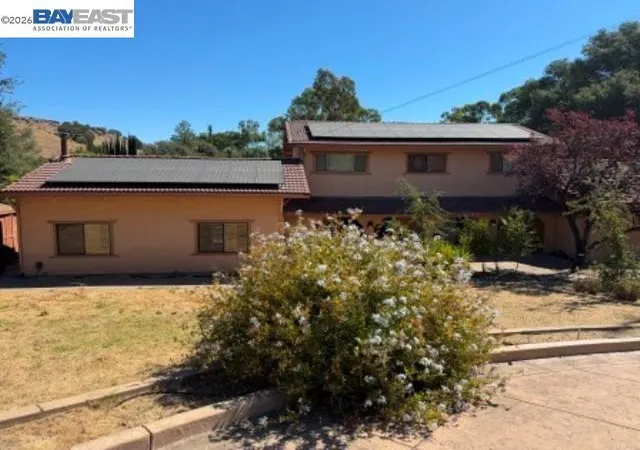 Photo 3 of Single family home for sale at 154 Vine St, Vacaville, CA 95688 | MLS# 41149845 | Listing updated on 2026-10-07