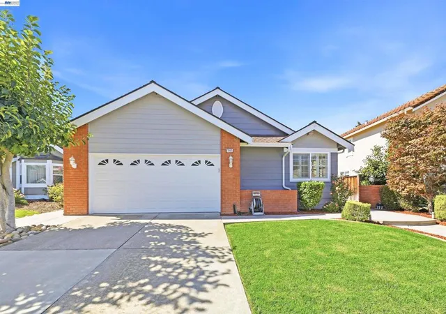 Photo 3 of Single family home for sale at 35615 Barnard Dr, Fremont, CA 94536 | MLS# 41149851 | Listing updated on 2026-10-09