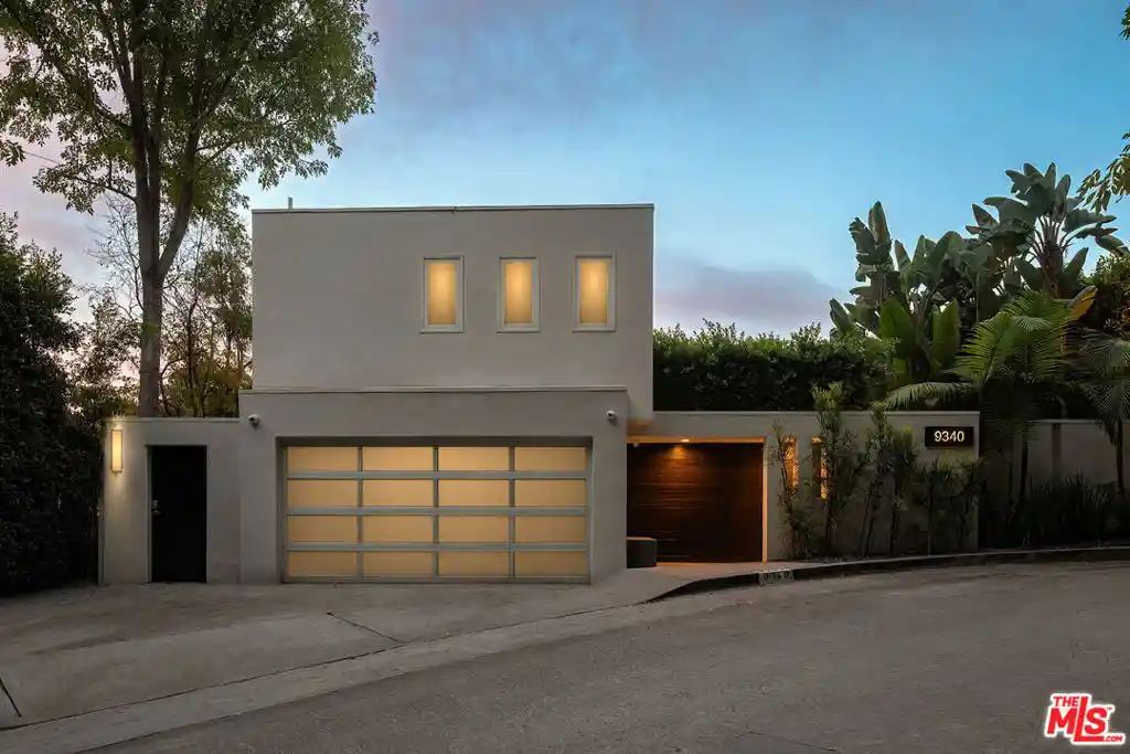 Photo 1 of Single family home for sale at 9340 Readcrest Dr, Beverly Hills, CA 90210 | MLS# 26993885 | Listing updated on 2026-10-23