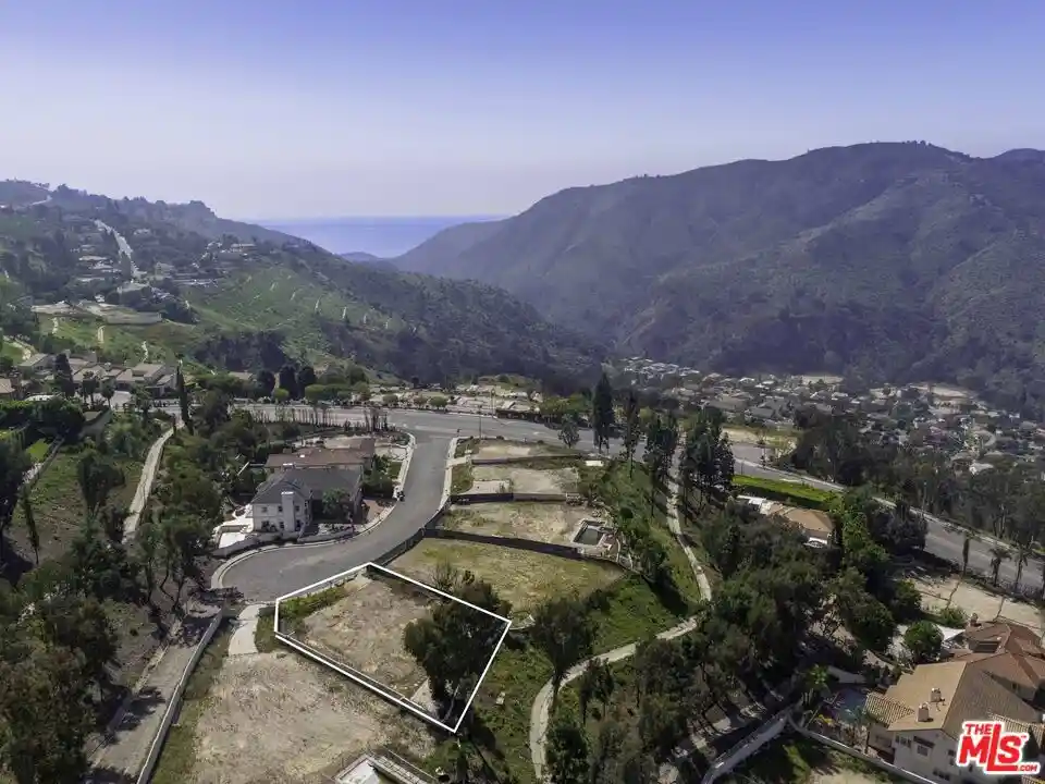 Photo 1 of Land for sale at 1433 El Bosque Ct, Pacific Palisades, CA 90272 | MLS# 26994907 | Listing updated on 2026-10-14