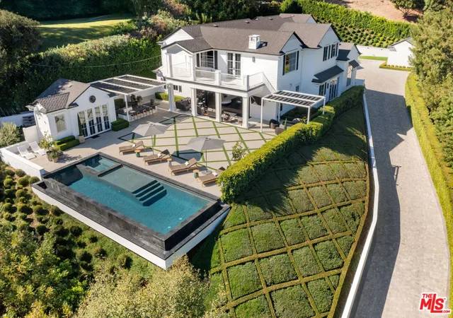 Photo 1 of Mansion for sale at 4639 Balboa Ave, Encino, CA 91316 | MLS# 26994253 | Listing updated on 2026-10-08