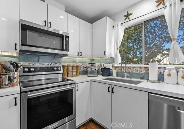Photo 2 of Multi family home for sale at 591 Avenida Majorca #O, Laguna Woods, CA 92637 | MLS# OC26213189 | Listing updated on 2026-10-01