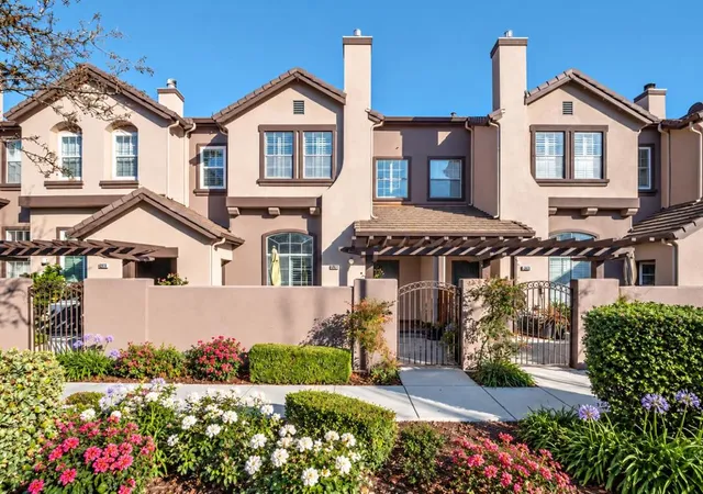Townhouse for sale at 3079 Brunetti Pl, San Jose, CA 95125 | MLS# ML82061128