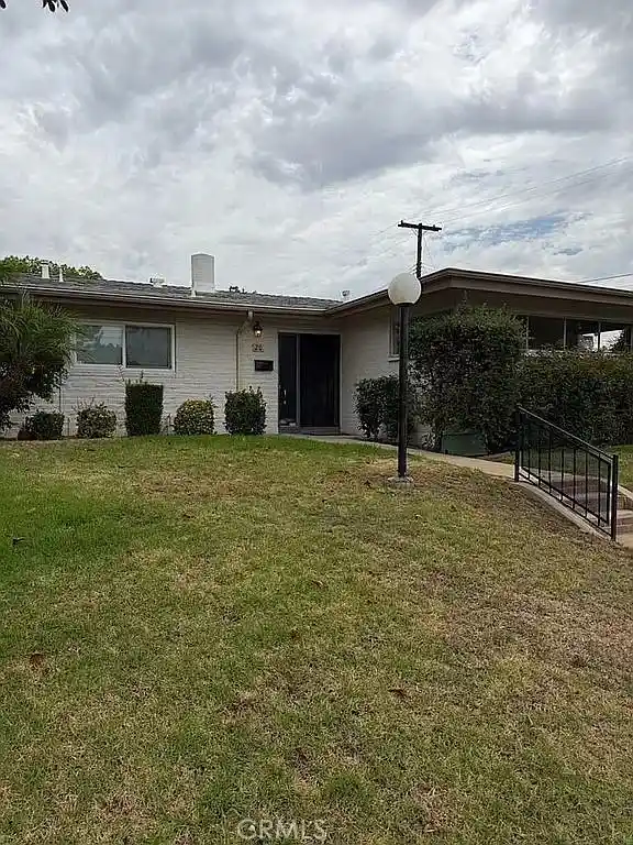 Condo for sale at 20 N Center St, Redlands, CA 92373 | MLS# OC26213386