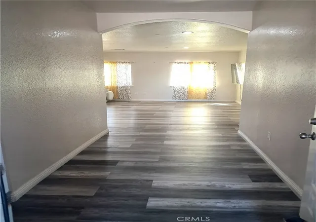 Photo 4 of Single family home for sale at 721 W Sonora Ave, Tulare, CA 93274 | MLS# FR26213422 | Listing updated on 2026-10-01