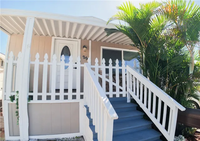 Photo 2 of Manufactured home for sale at 1850 W Orangethorpe #25, Fullerton, CA 92833 | MLS# DW26213445 | Listing updated on 2026-10-11