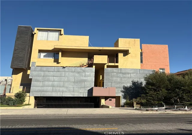 Multi family home for sale at 434 S Westmoreland, Los Angeles, CA 90020 | MLS# WS26211777