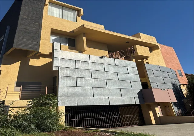 Photo 2 of House for sale at 434 S Westmoreland, Los Angeles, CA 90020 | MLS# WS26211777 | Listing updated on 2026-10-05