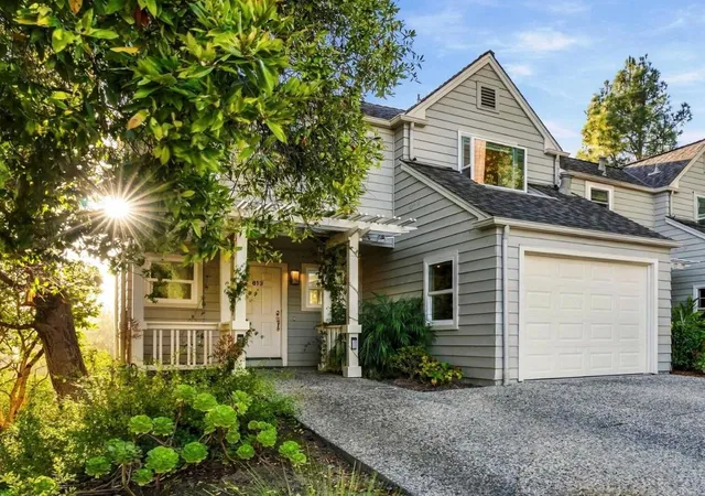 Photo 1 of Townhouse for sale at 813 Isbel Ct, Santa Cruz, CA 95060 | MLS# ML82063096 | Listing updated on 2026-10-12