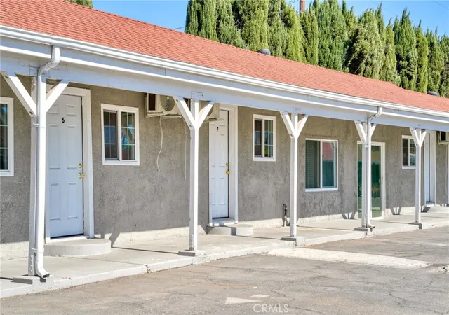 Photo 3 of Multi family home for sale at 1506 S Mariposa, Stockton, CA 95205 | MLS# MC26213487 | Listing updated on 2026-10-02