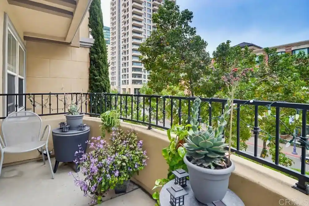 Photo 1 of Sale Pending at 301 W G St #321, San Diego, CA 92101 | MLS# PTP2607381 | Listing updated on 2026-10-23