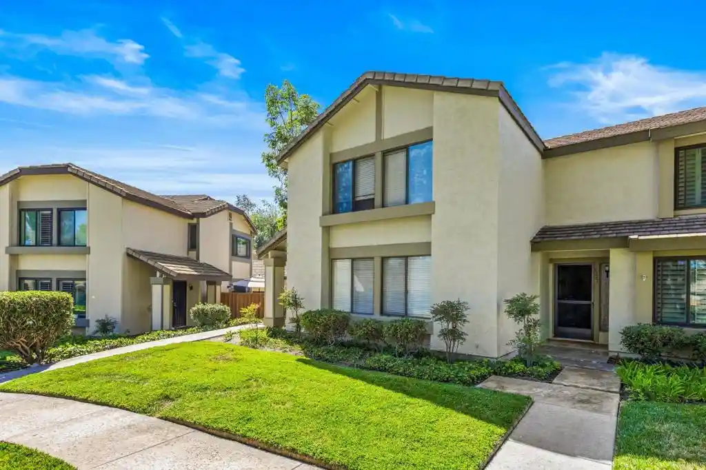 Listing Photo 1 - Condo for sale in 5257 Edge Park Wy located at 5257 Edge Park Wy, San Diego, CA 92124 - Unit 5257 Edge Park Way