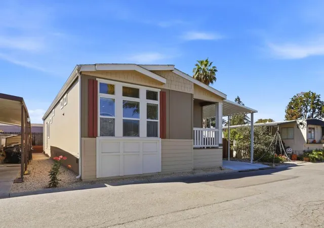 Photo 2 of Manufactured home for sale at 406 Los Encinos Ave #406, San Jose, CA 95134 | MLS# ML82063159 | Listing updated on 2026-10-09