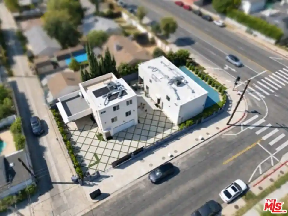 Multi family home for sale at 19100 Victory Blvd, Tarzana, CA 91335 | MLS# 26995211