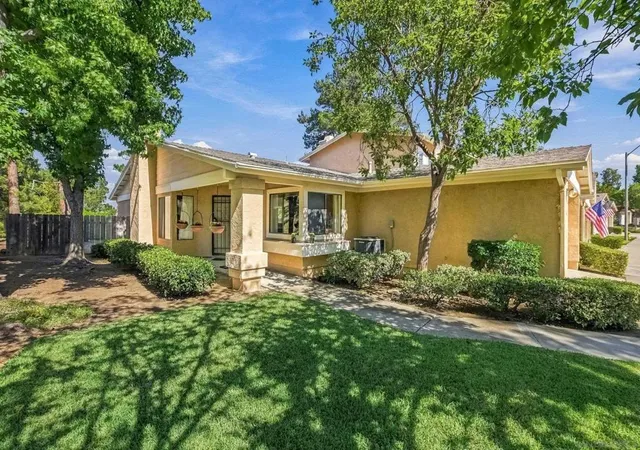 Townhouse for sale at 8360 Suntree Pl, San Diego, CA 92119 | MLS# 260023821SD