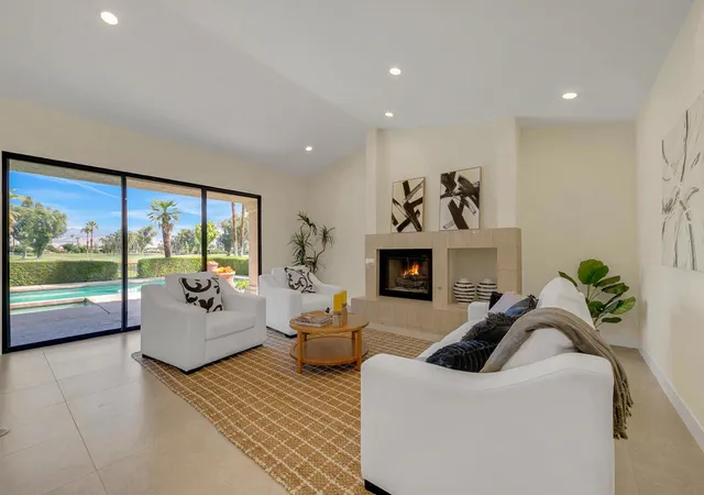 Listing Photo 5 - Condo for sale in building located at 10003 Sunningdale Dr, Rancho Mirage, CA 92270