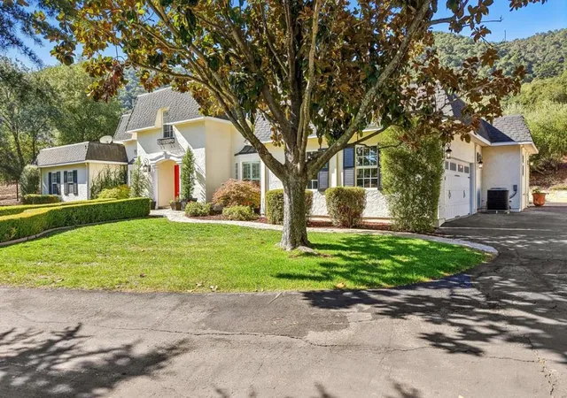 Photo 4 of Sale Pending at 16611 Deerfield Ln, Morgan Hill, CA 95037 | MLS# ML82061998 | Listing updated on 2026-10-02