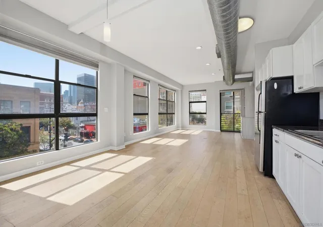 Listing Photo 4 - Condo for sale in building located at 777 6Th Ave, San Diego, CA 92101 - Unit #319